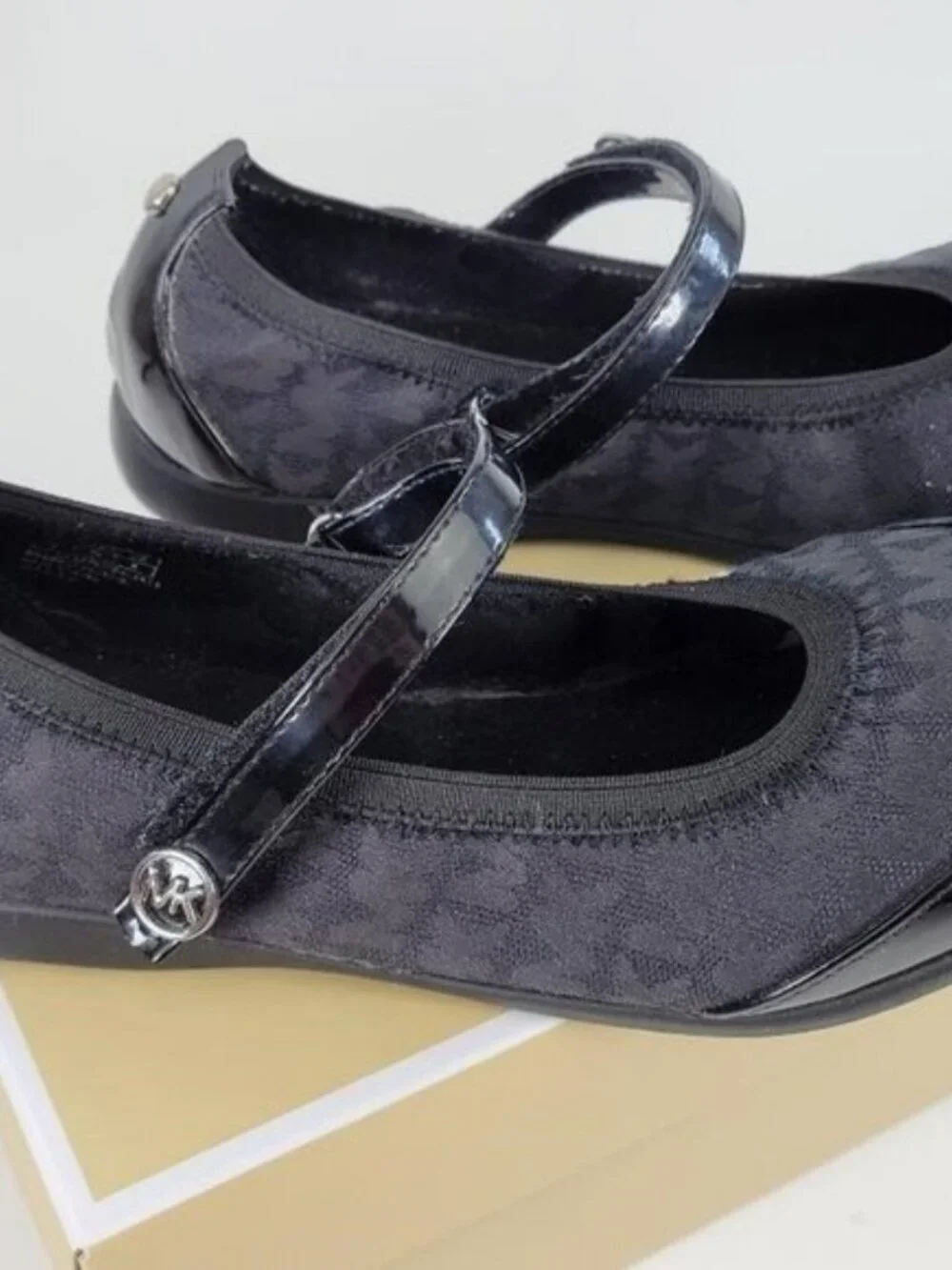 Michael Kors Amber Meg Black Leather Ballerina Flats Mary Janes Bucked size 36